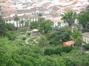 2014-06-15 16h02 vue du jardin Duque Angra Terceira Açores