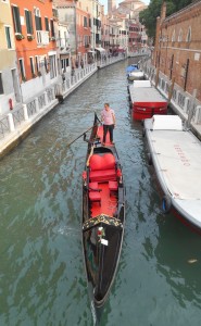 2015-09-04 17h06 une gondole à Venise