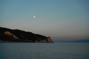2015-10-25 17h46 lever de lune sur Erikoussa Grèce Mer ionienne