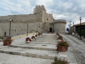 2015-10-05 11h14 entrée du fort de San Nicola archipel des Tremiti Italie Adriatique